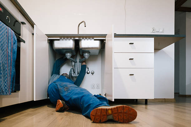 Professional Leak Detection technician working in Monon, IN